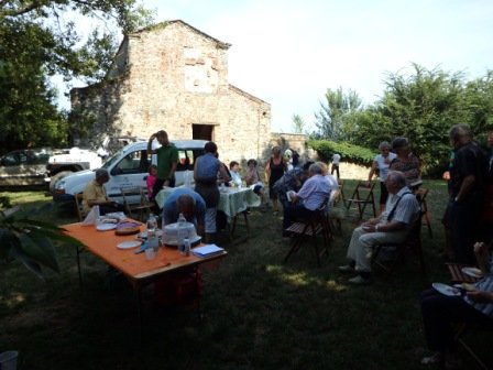 Gruppo durante un'attività di socialità e benessere